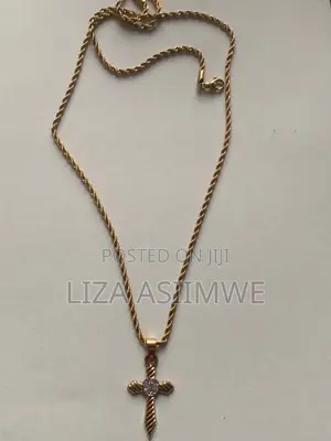 Simple Men’S Necklaces Available With a Cross Pendant
