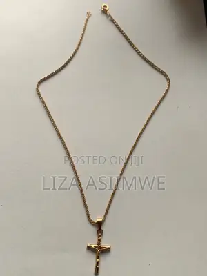 Simple Necklaces for Men With a Cross Pendant