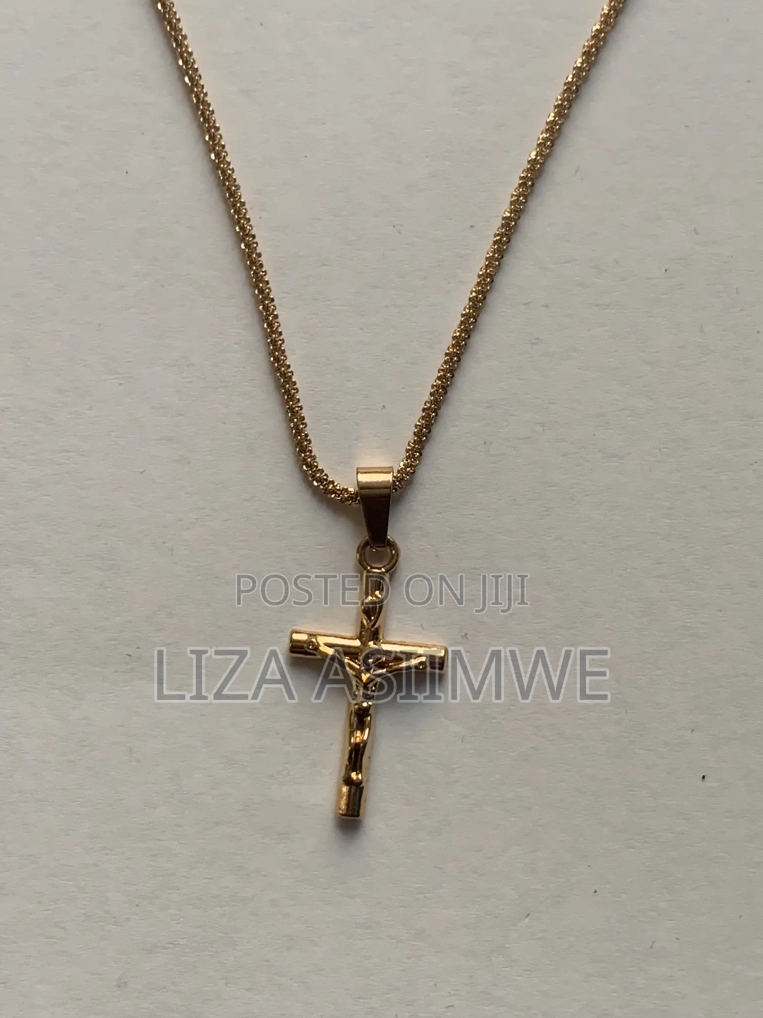 Simple Necklaces for Men With a Cross Pendant