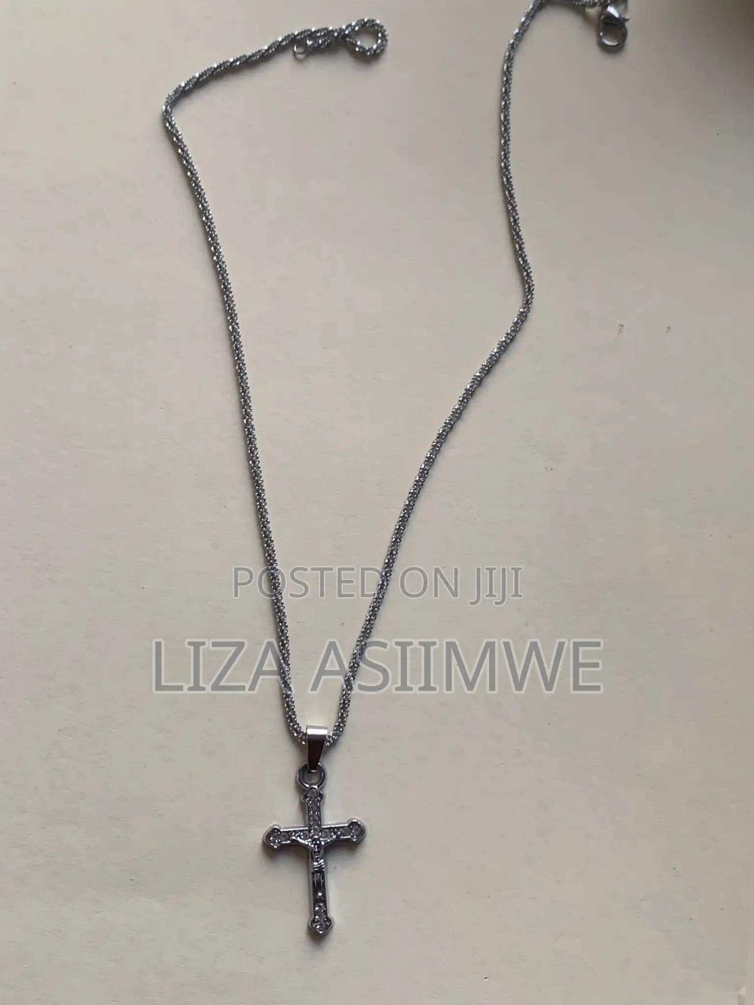 Simple Men’S Necklaces With a Cross Pendant
