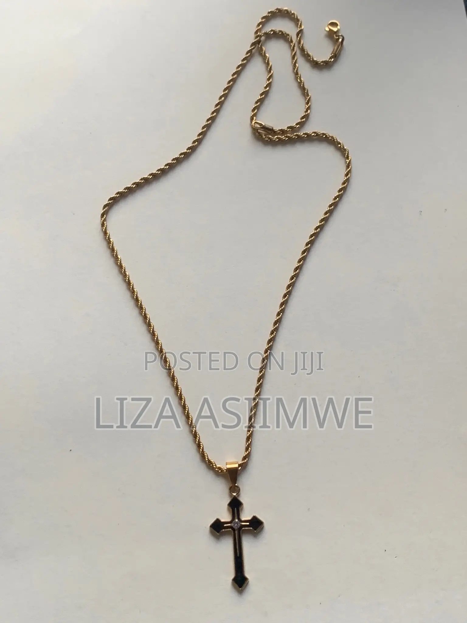 Simple Men’S Necklaces With a Cross Pendant