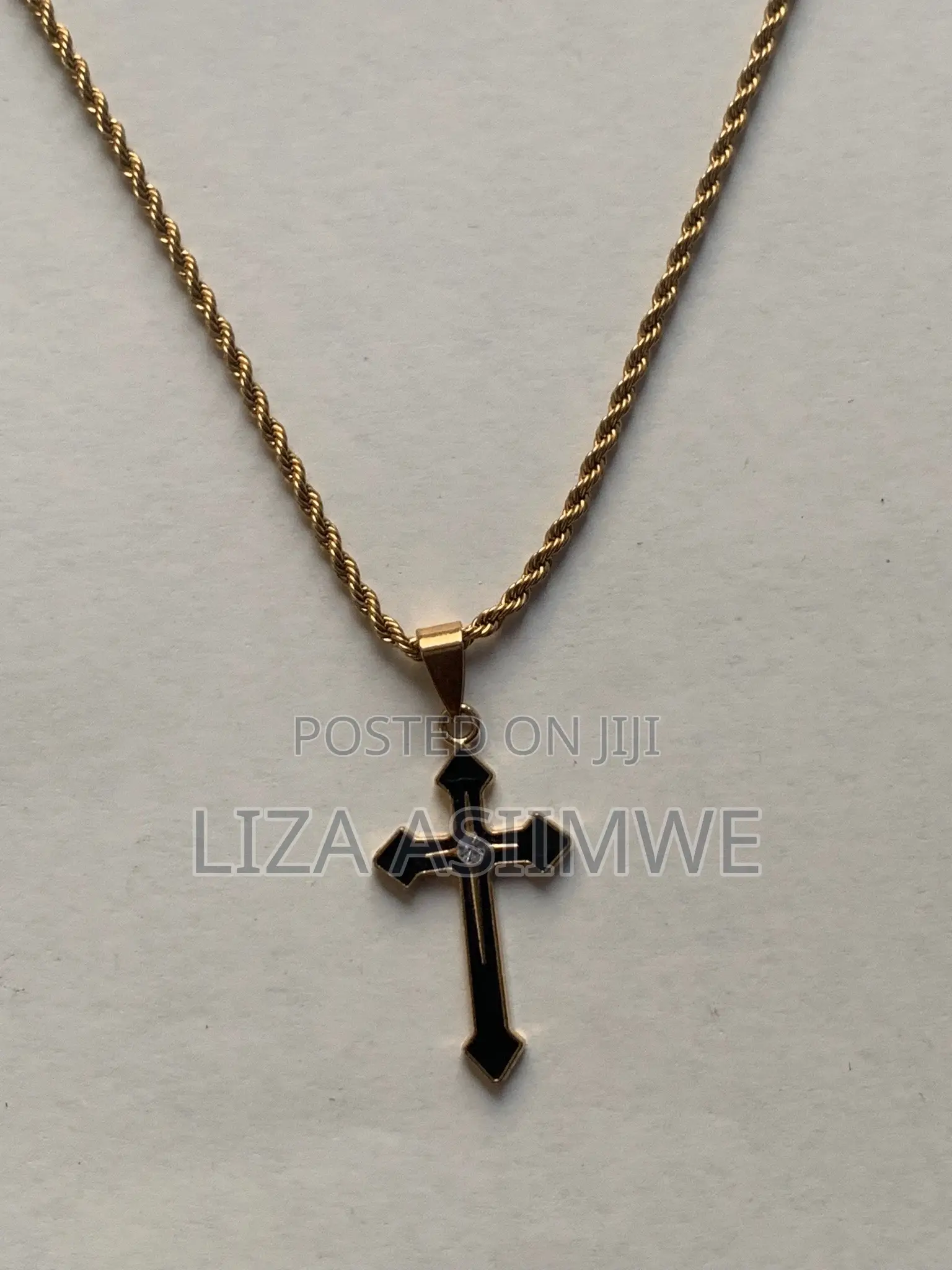Simple Men’S Necklaces With a Cross Pendant