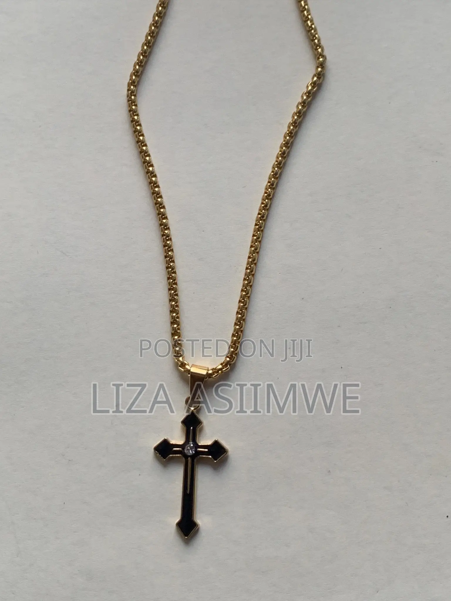 Simple Men’S Necklaces With a Cross Pendant