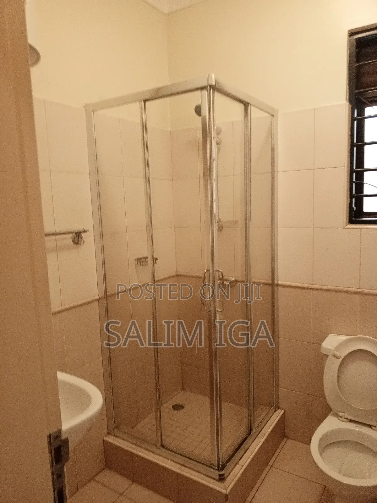 3bdrm Townhouse / Terrace in Kololo Property, Central Division