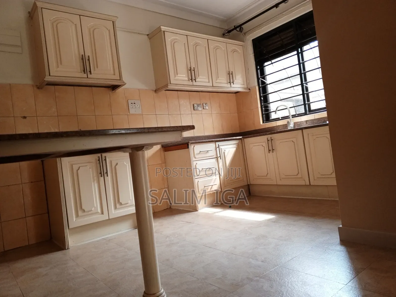 3bdrm Townhouse / Terrace in Kololo Property, Central Division
