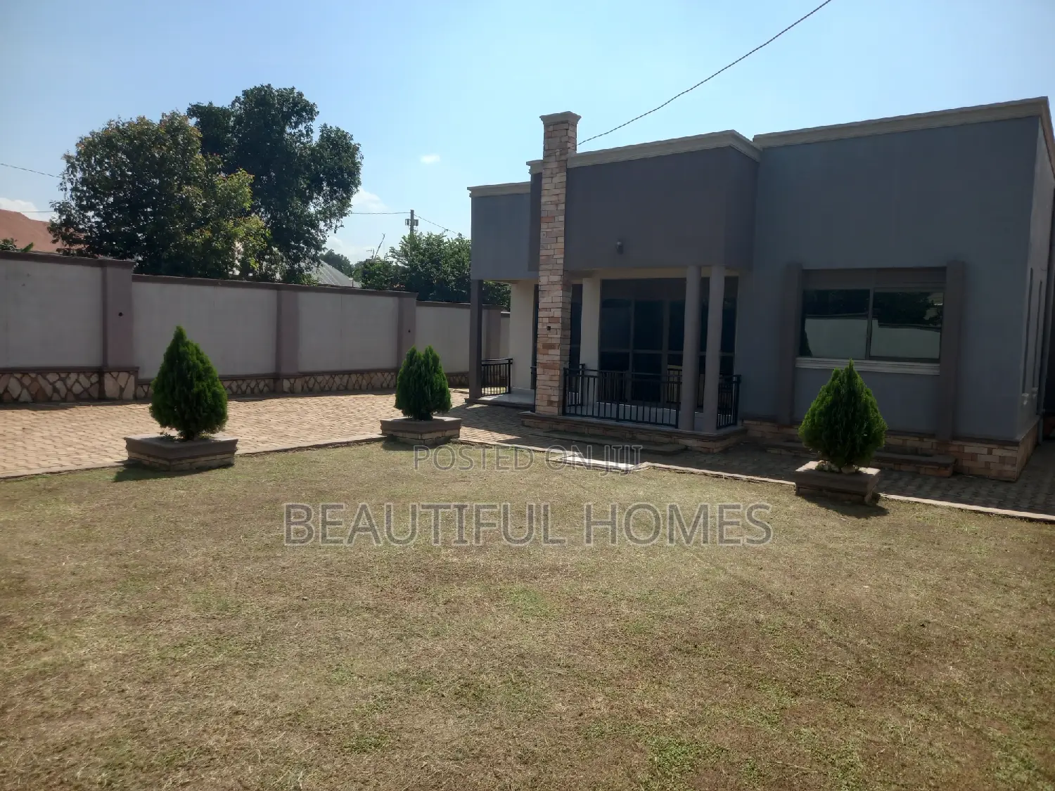 Furnished 4bdrm Bungalow in Kira for sale