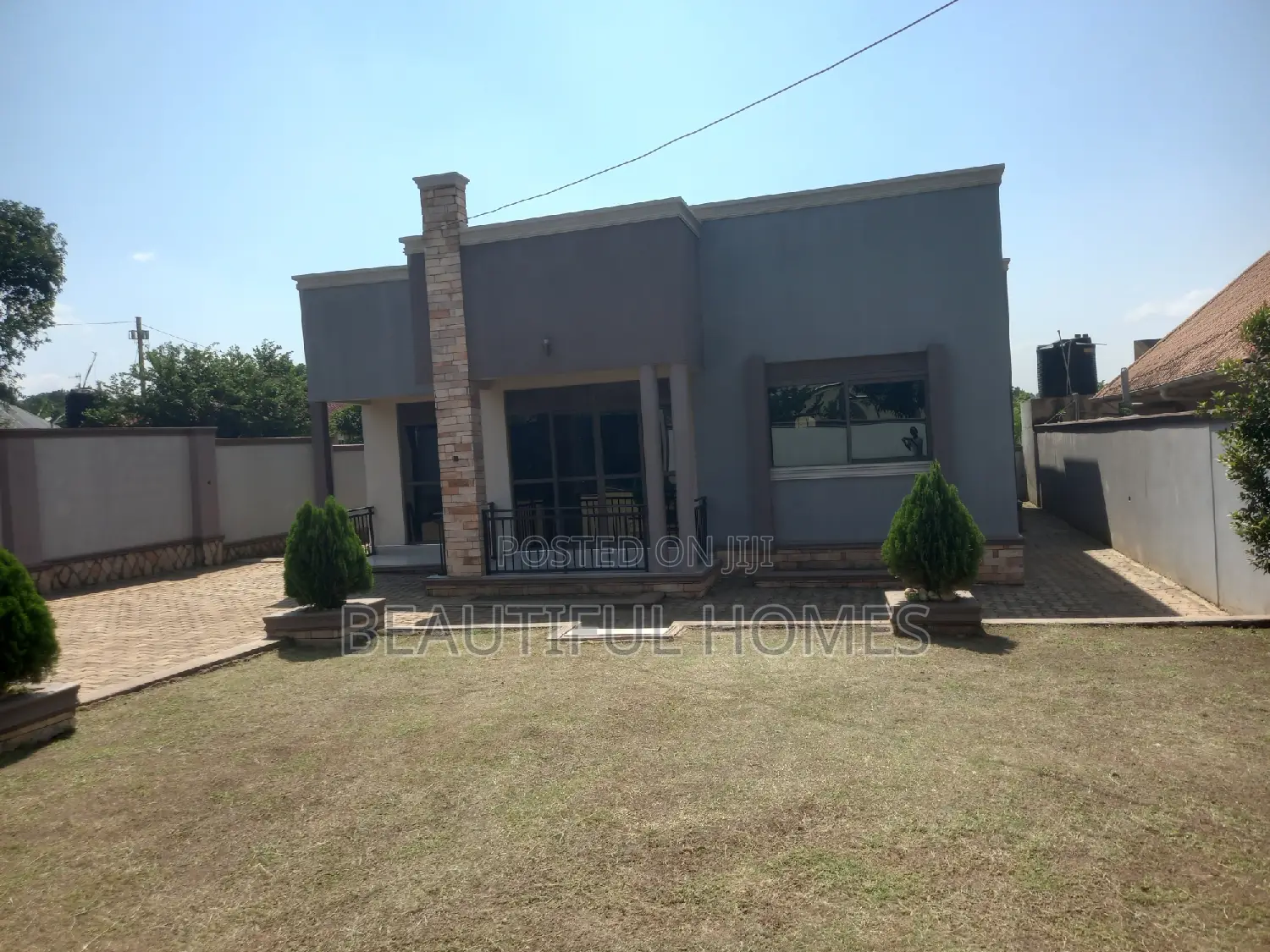 Furnished 4bdrm Bungalow in Kira for sale