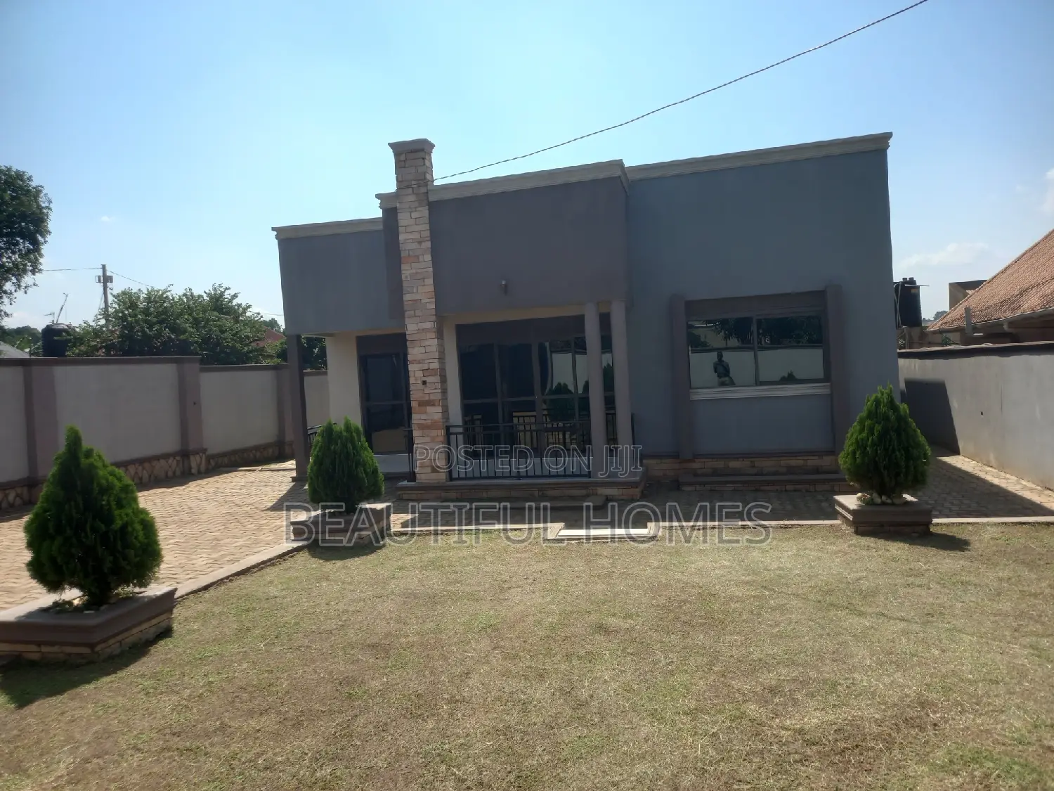 Furnished 4bdrm Bungalow in Kira for sale