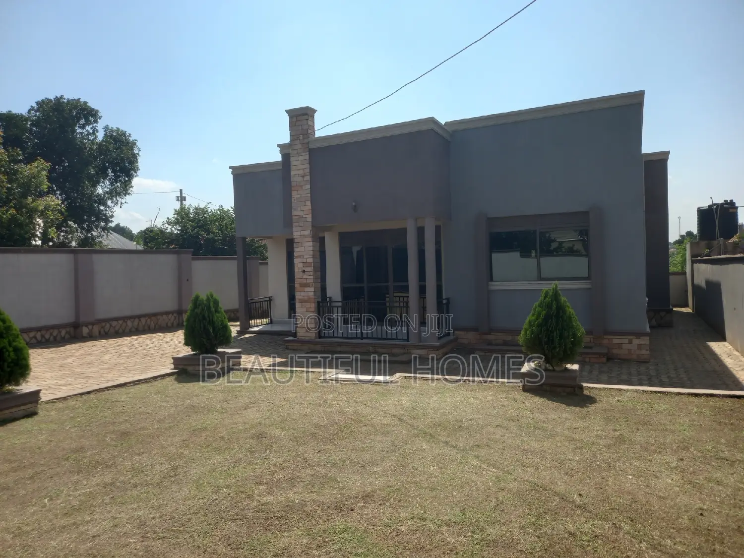 Furnished 4bdrm Bungalow in Kira for sale