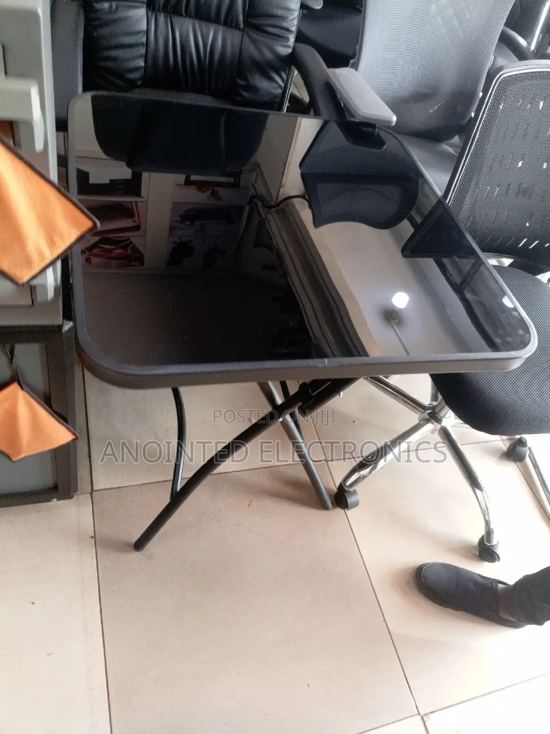 Foldable Gass Table