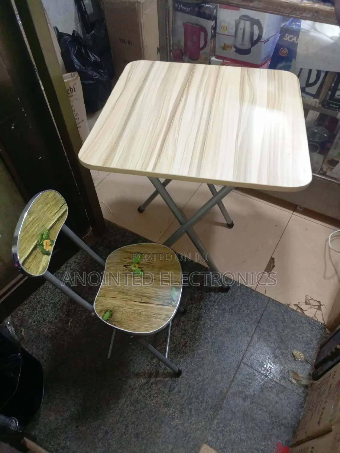 Foldable Reading Table With a Chair
