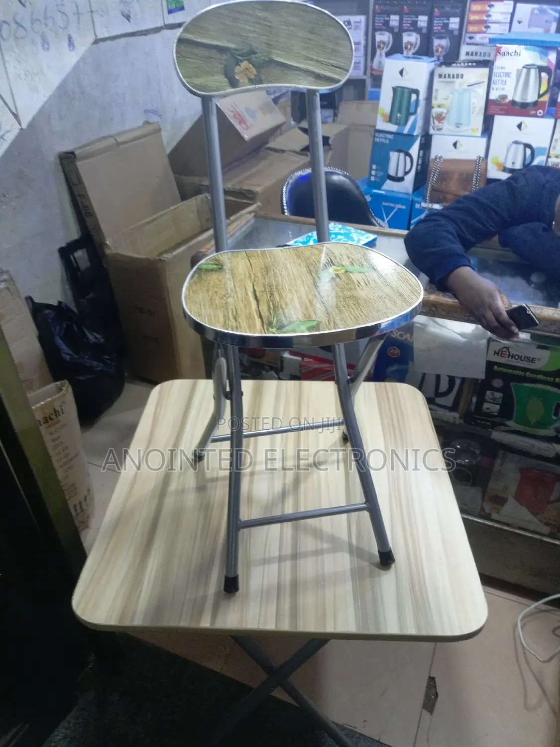 Foldable Reading Table With a Chair