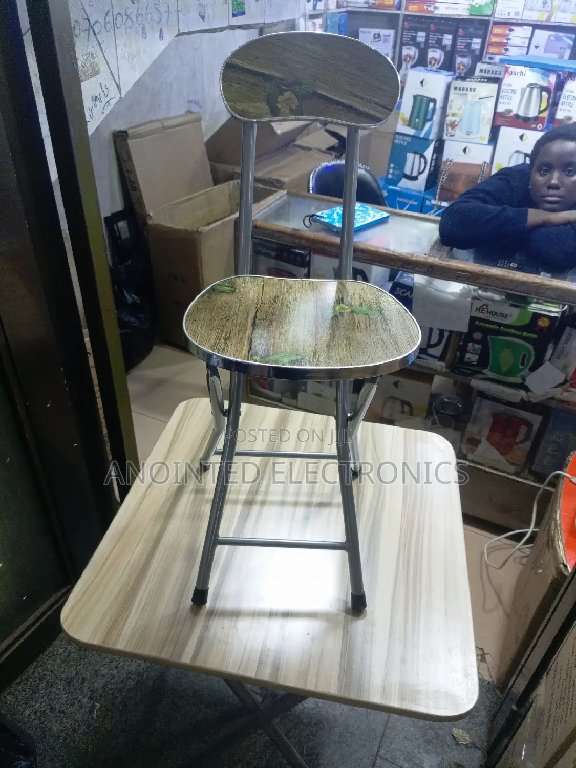 Foldable Reading Table With a Chair