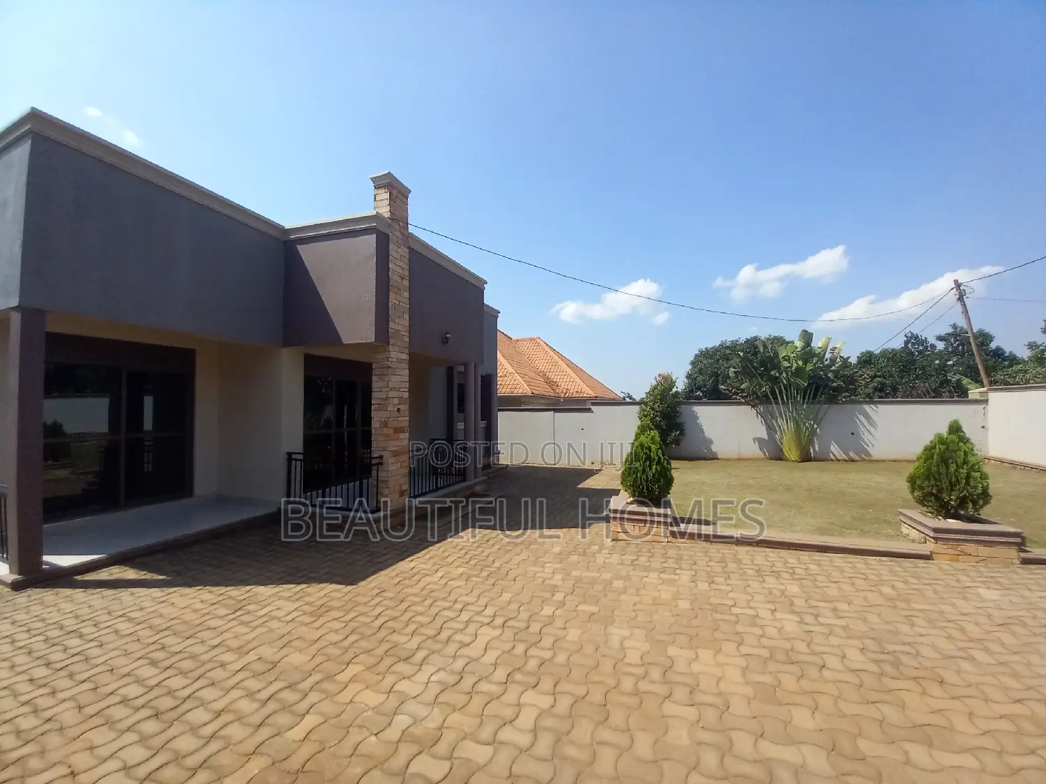 Furnished 4bdrm House in Kira for sale