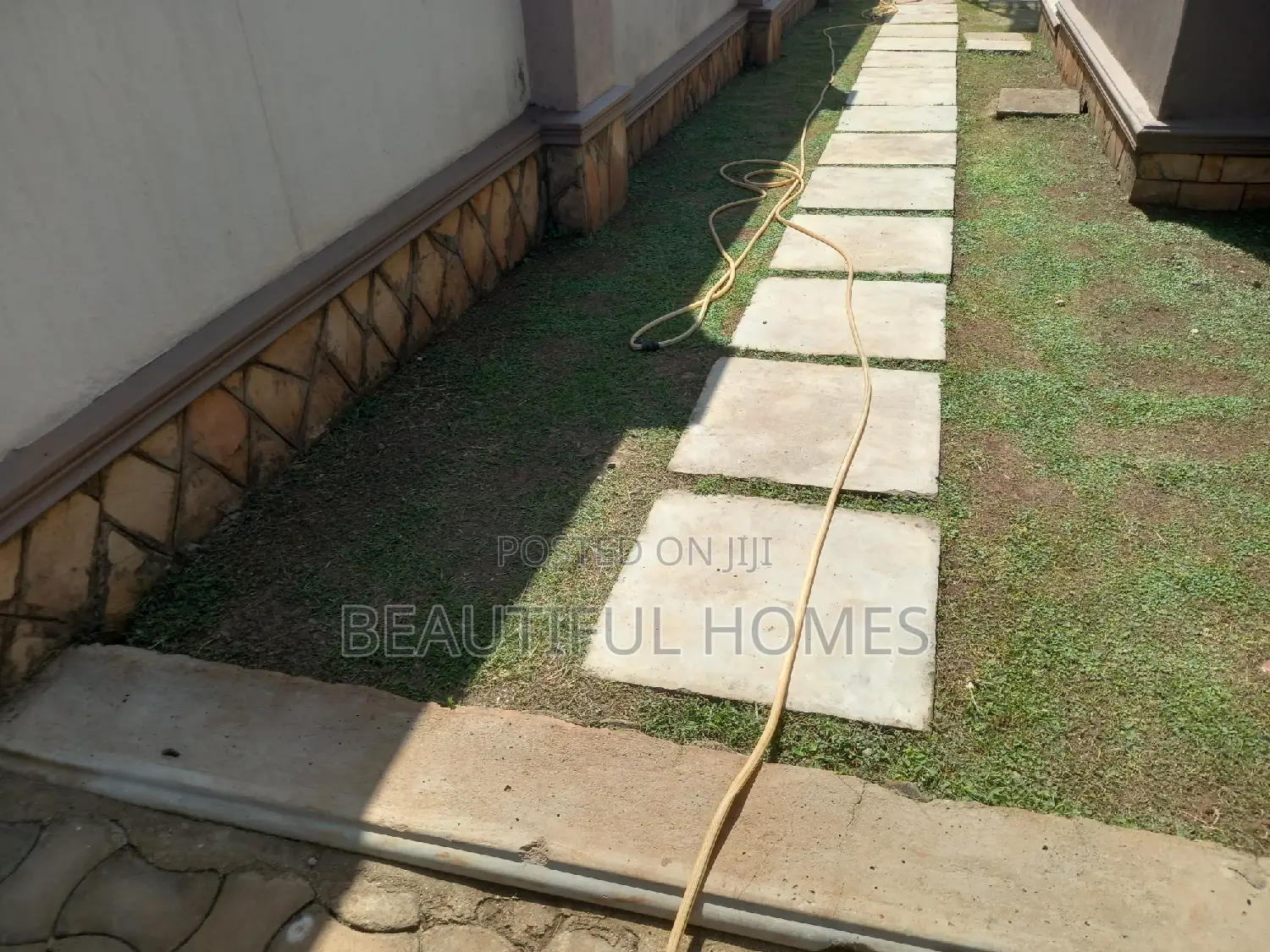 Furnished 4bdrm House in Kira for sale