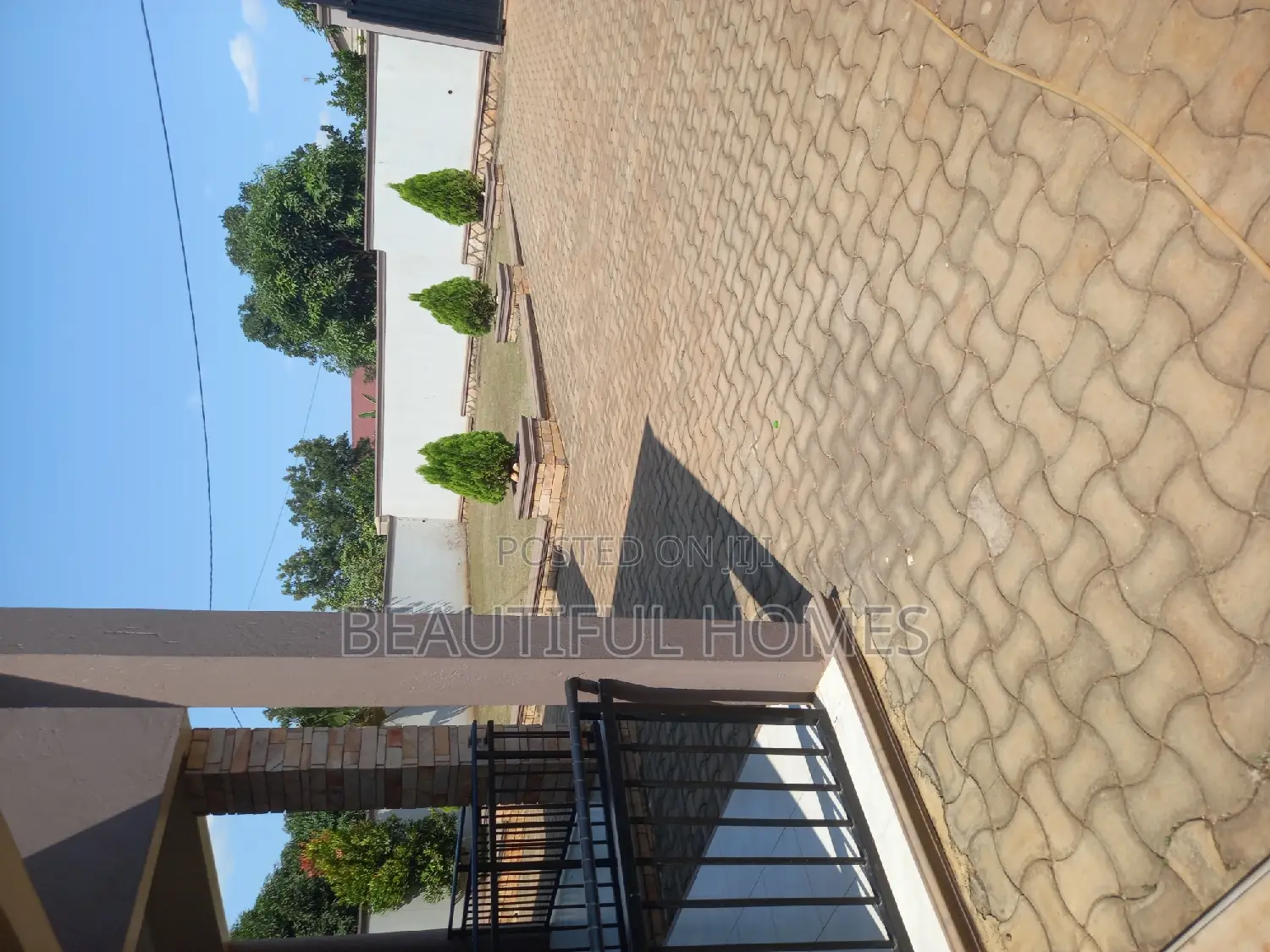 Furnished 4bdrm House in Kira for sale