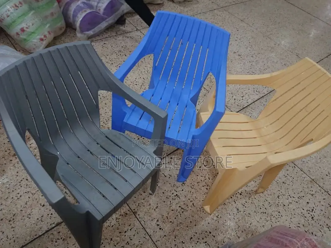 Plastic Chairs Plastic Chairs