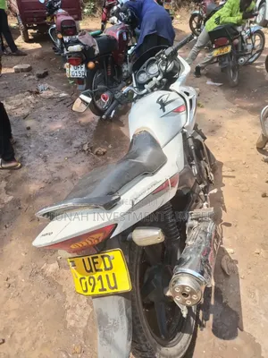 Hero Karizma ZMR 2024 White
