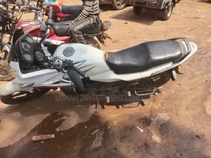 Hero Karizma ZMR 2024 White
