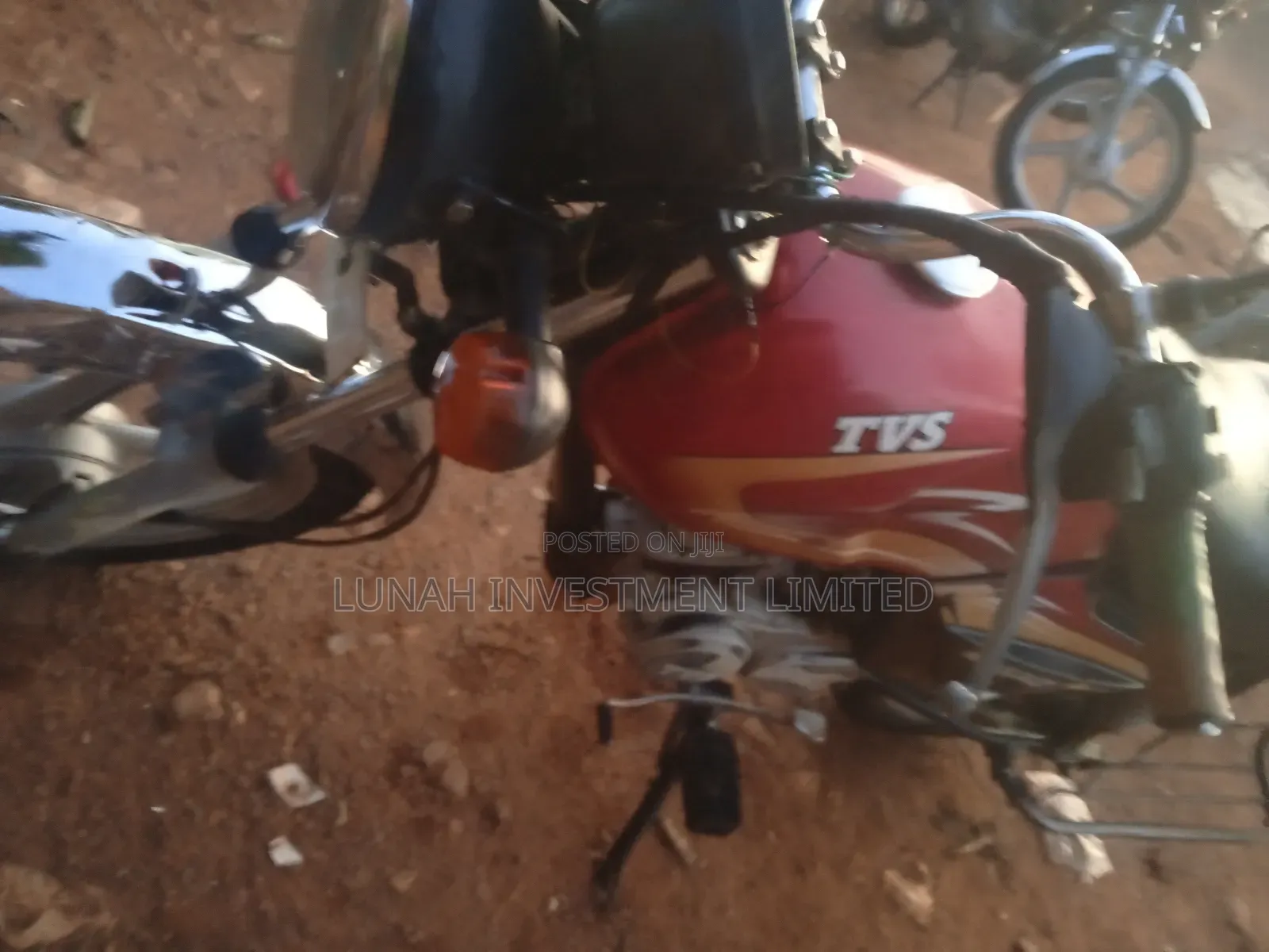 TVS HLX 125 2023 Red