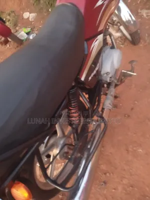 TVS HLX 125 2023 Red