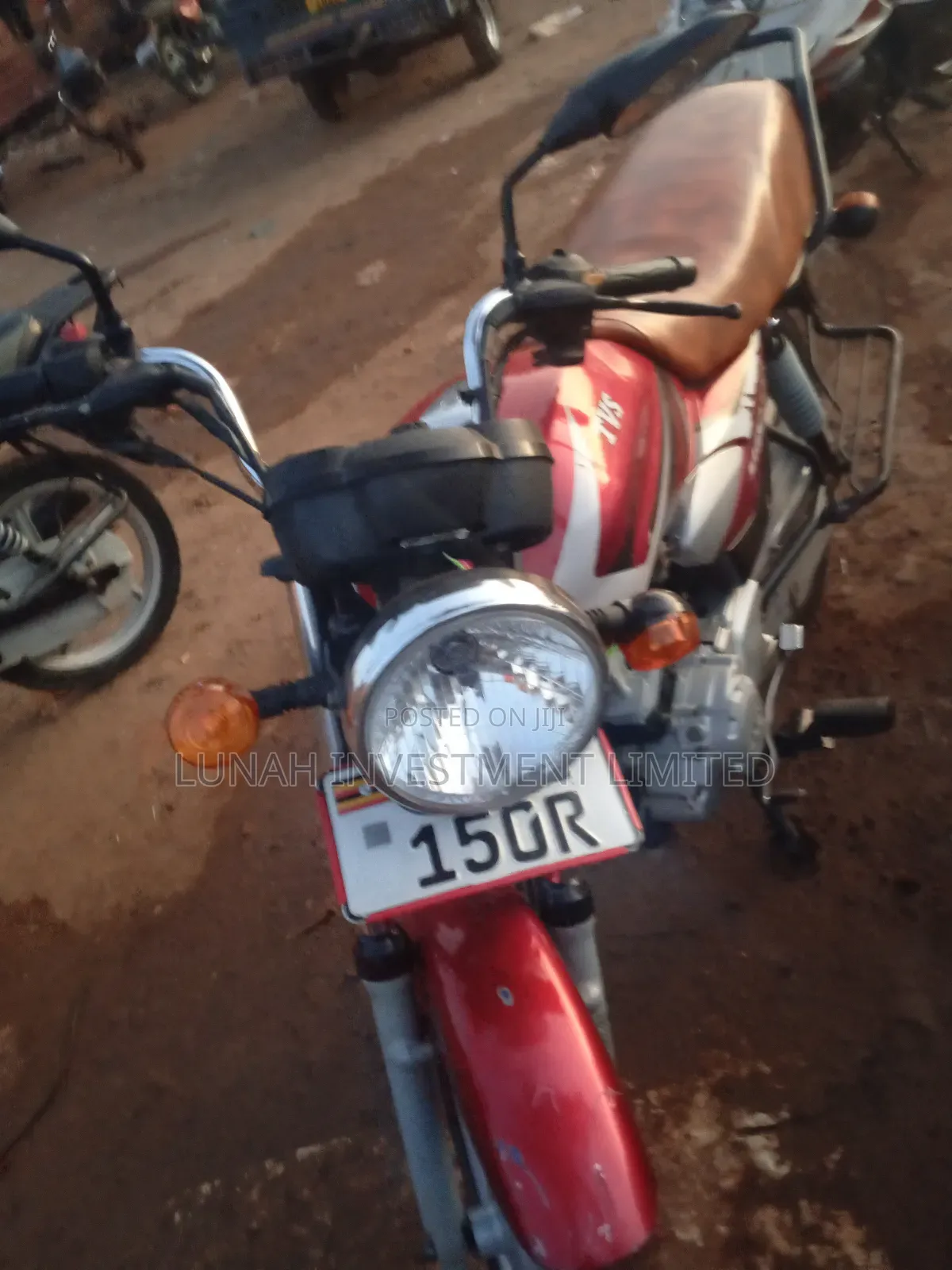 TVS HLX 125 2023 Red