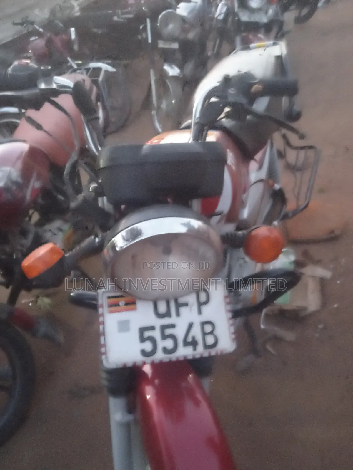 TVS HLX 125 2023 Red