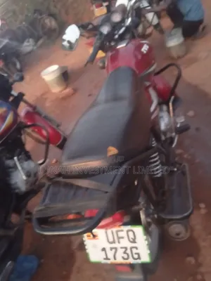 TVS HLX 125 2023 Red