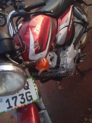 TVS HLX 125 2023 Red