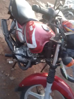 TVS HLX 125 2023 Red