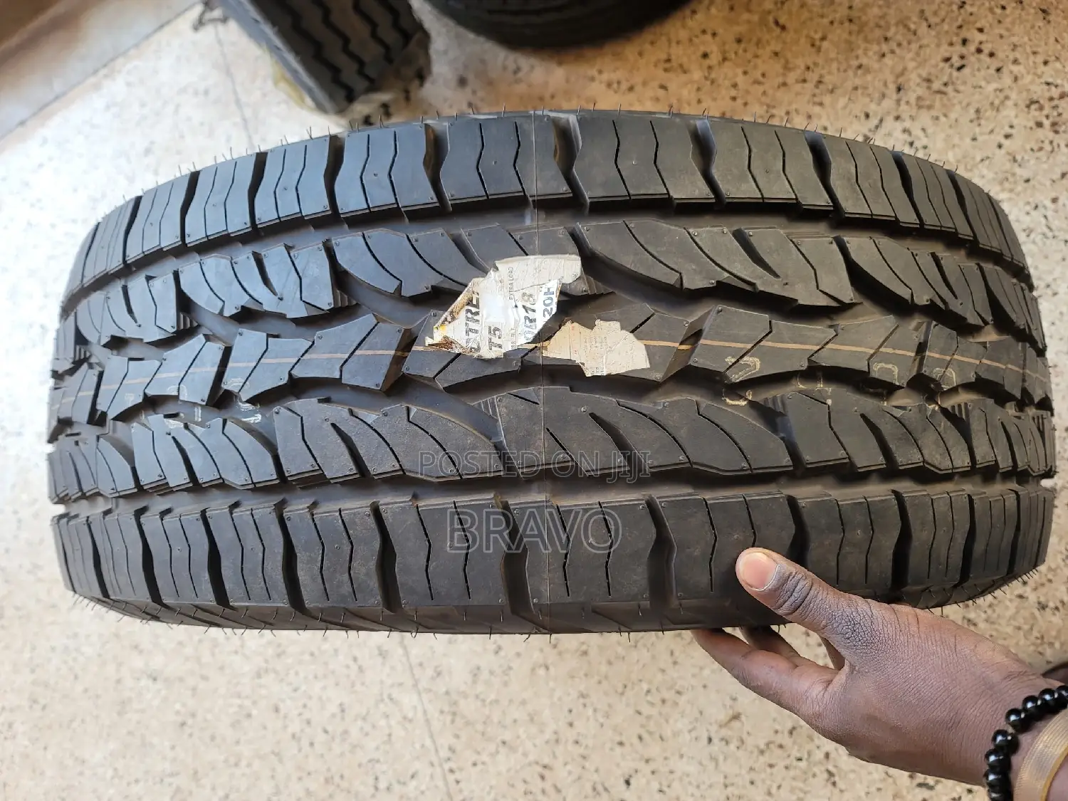 285/60r18 New DUNLOP for V8.