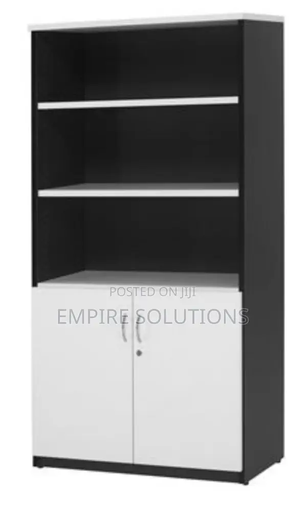 Black and White Book Shelf