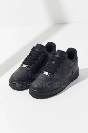Photo - Nike Air Force 1 Plain Black