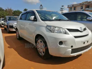 Toyota IST 2012 White