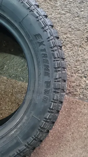 225/65r17 Army Strength