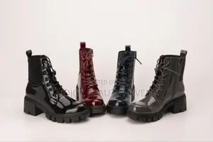 Ladhesive Boots