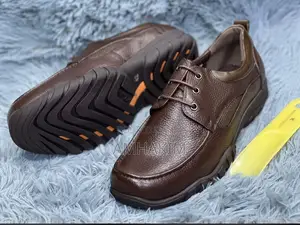 Classic Leather Casual Clarks Shoes in Stock