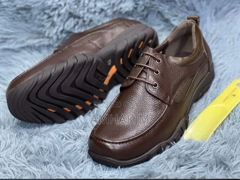Classic Leather Casual Clarks Shoes in Stock