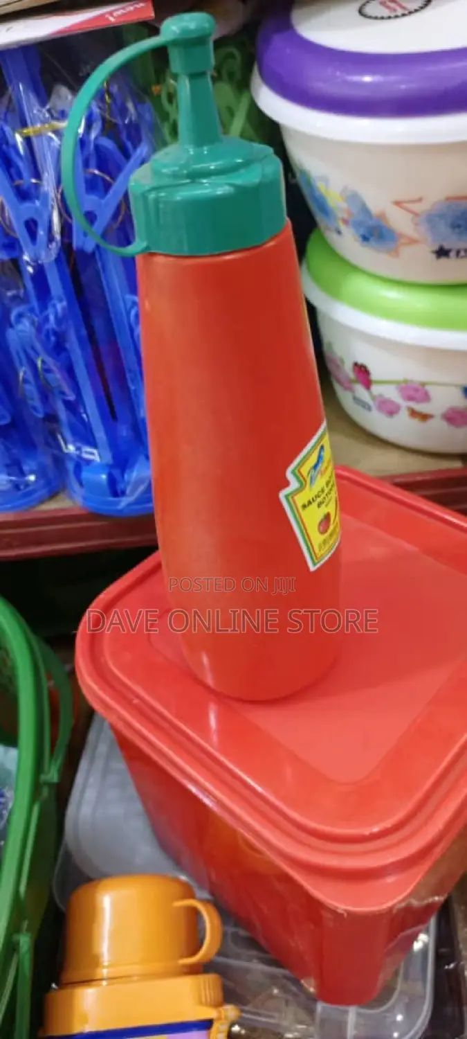 2 Pieces Plastic Tomato Sauce Bottles