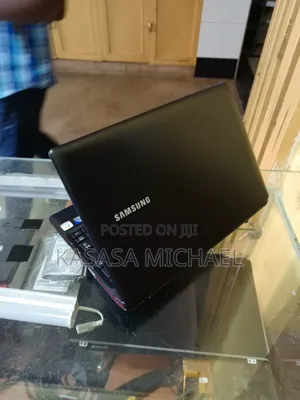 Laptop Samsung N145 Plus 4GB Intel Atom HDD 256GB