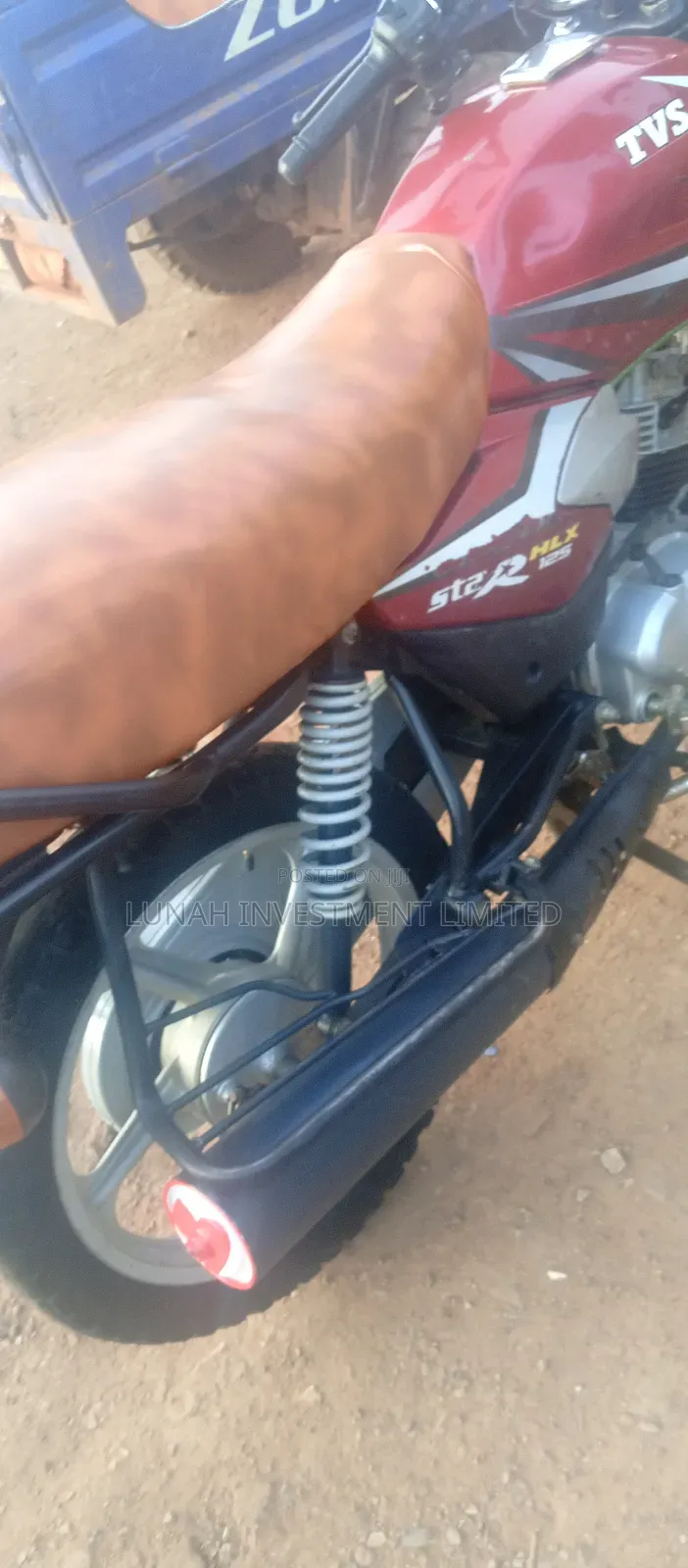 TVS HLX 125 2023 Red
