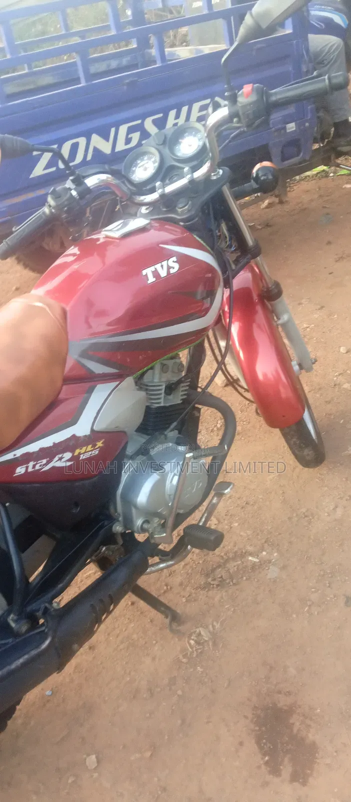 TVS HLX 125 2023 Red