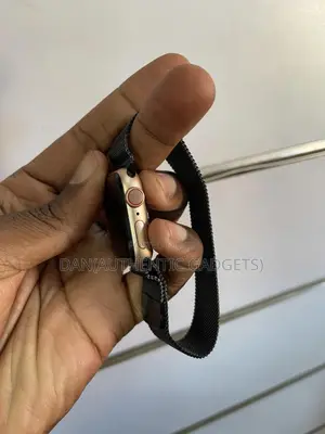 Apple Watch Series 5 40mm Rose Gold 3 Months Old