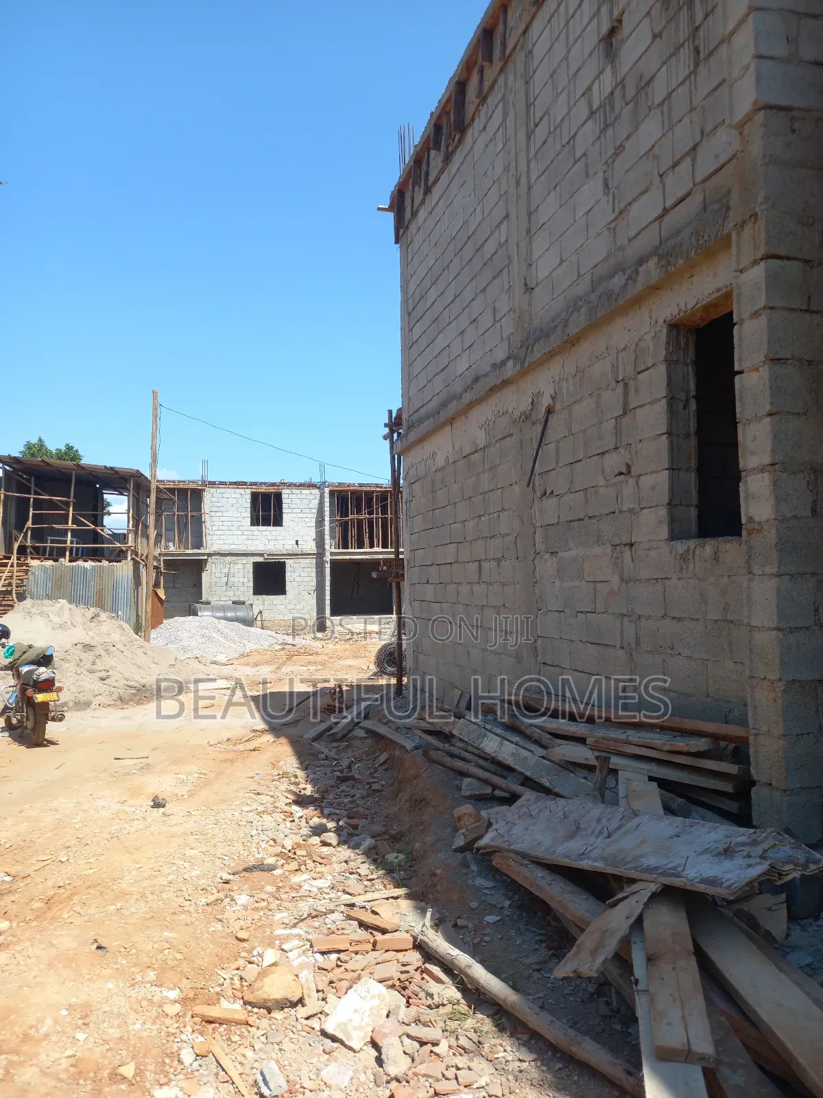 Furnished 4bdrm Condo in Kyaliwajjara, Central Division for sale