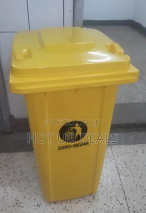 Outdoor 240l Plastic Waste Bin- Standard Household Size
-