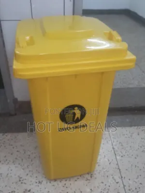 Outdoor 240l Plastic Waste Bin- Standard Household Size
-