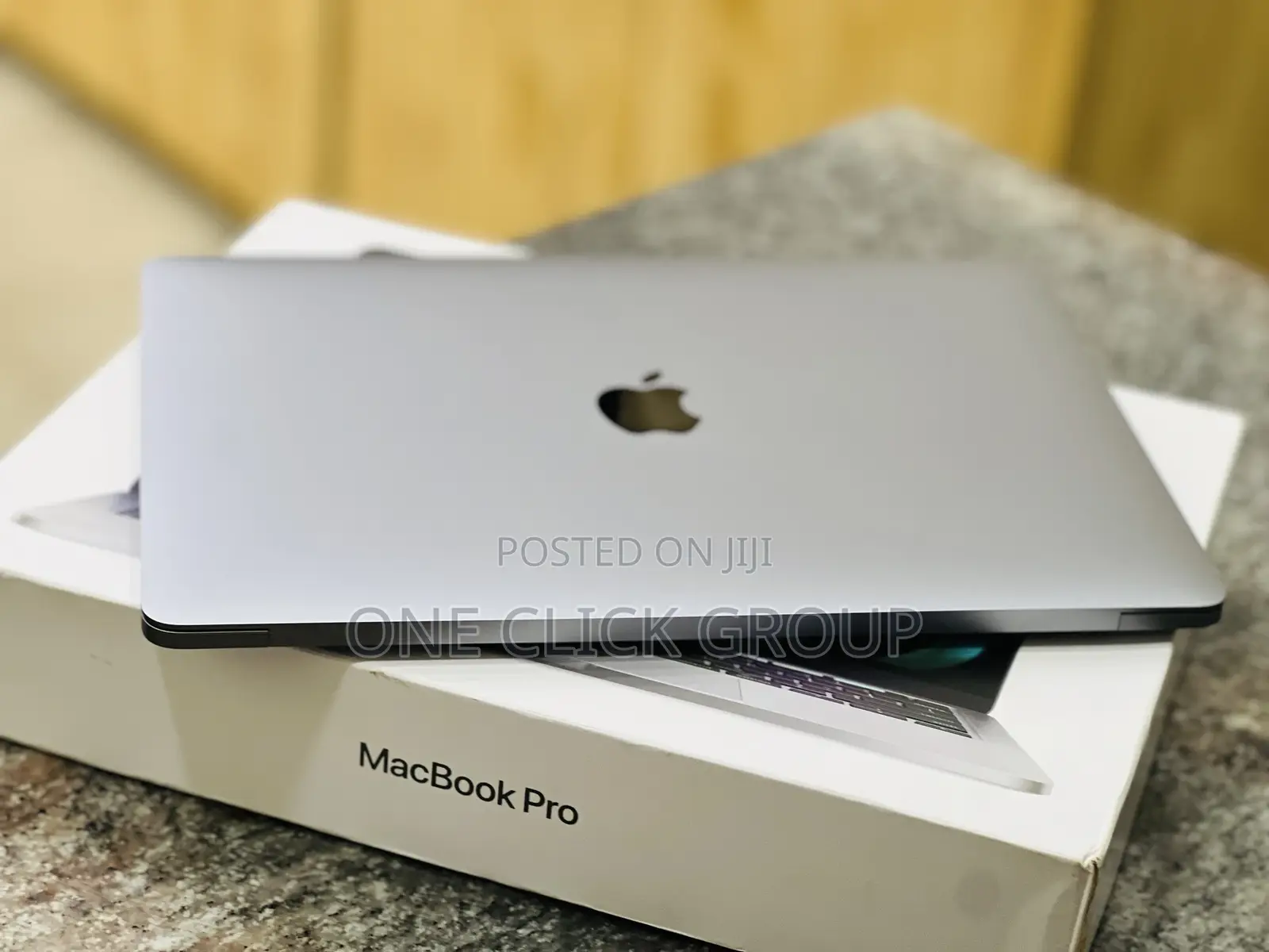 New Laptop Apple MacBook Pro 2022 M2 8GB Apple M2 SSHD (Hybrid) 256GB