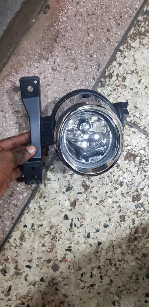 Fogligts / Spotlights for Toyota Drone ( Hiace 2006)