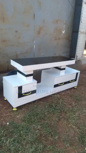 Tv Stand/Tv Stand/Tv Stand/Tv Stand White and Black Avail