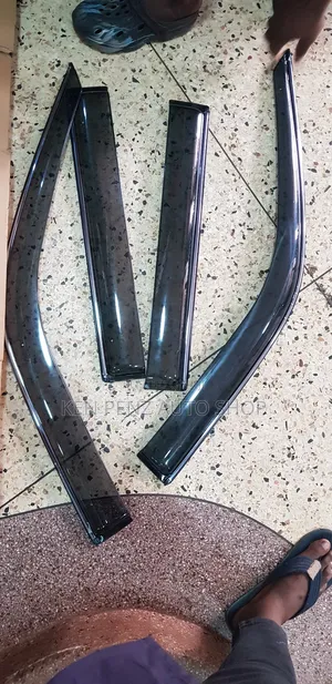Surf and Hilux 106 Kangaroo Rainshields ( Orìginal)